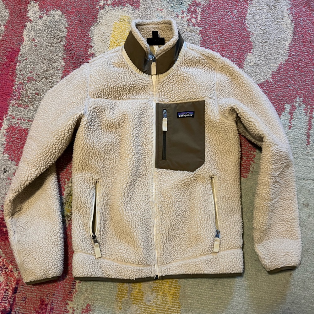 Patagonia Cream Fleece Jacket with Zippered Pocket